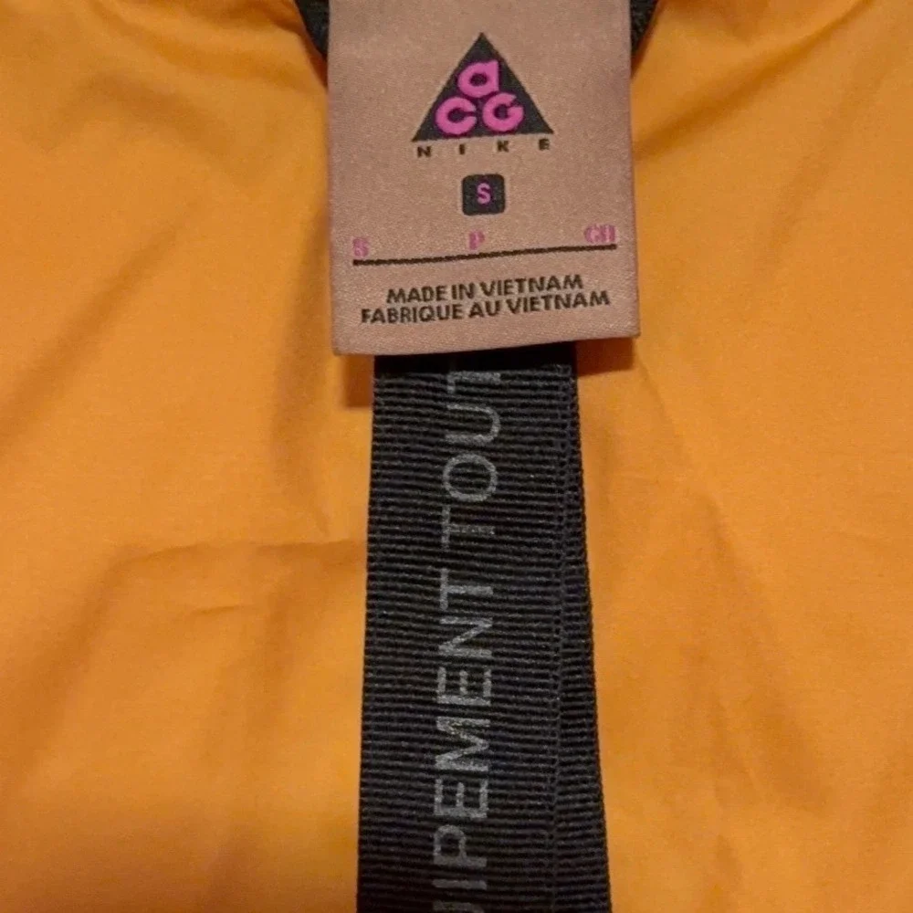 Nike NikeLab ACG Insulating Down Vest, Yellow Black Paint Splatter, Size Small